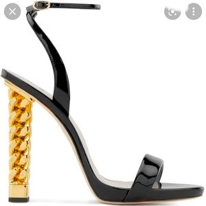 RITA ORA X GIUSEPPE ZANOTTI